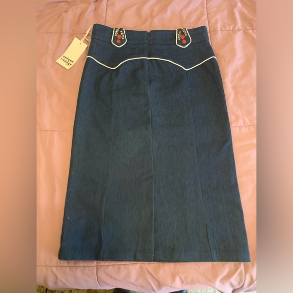 NWT Unique Vintage Denim Wiggle Skirt Horse embroidery Medium. Hard to Find - Picture 2 of 10